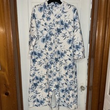 Miss Elaine Women's Long Quilted Robe, Blue Floral, Size Small Excellent Conditi