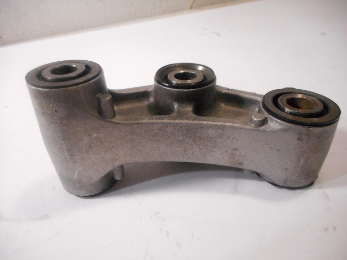 KAWASAKI ZX1100 REAR UNI TRAK ARM SUSPENSION KNUCKLE 39007