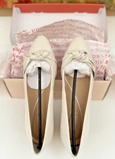 Easy Spirit Caster Women's Pump Ivory Block Heel Size 8.5 New with Box