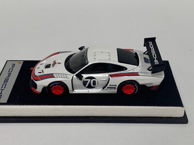 1/43 Minichamps Porsche 935 Tribute Martini Leather Base Porsche