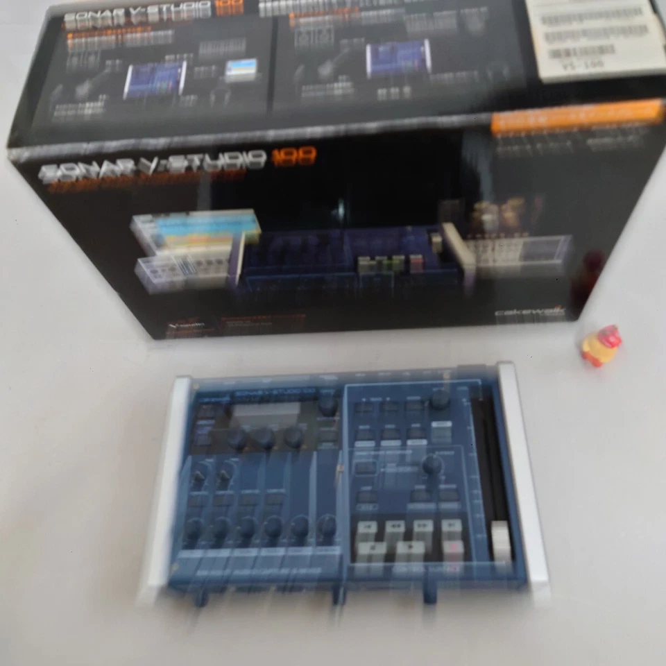 Roland SONAR V-Studio 100 USB Audio Interface Mixer Recorder with Box free shipp - Image 4 of 4