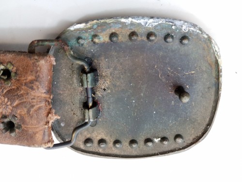 Vintage tin? belt buckle with carved leather belt and rhinestones - Picture 5 of 7