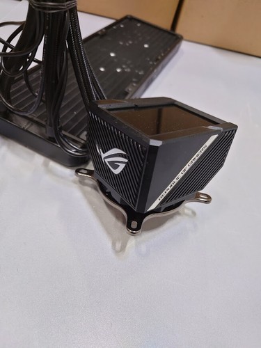 ROG Liquid CPU Cooler - Used, Working, No Packaging/Accessories - Afbeelding 5 van 10