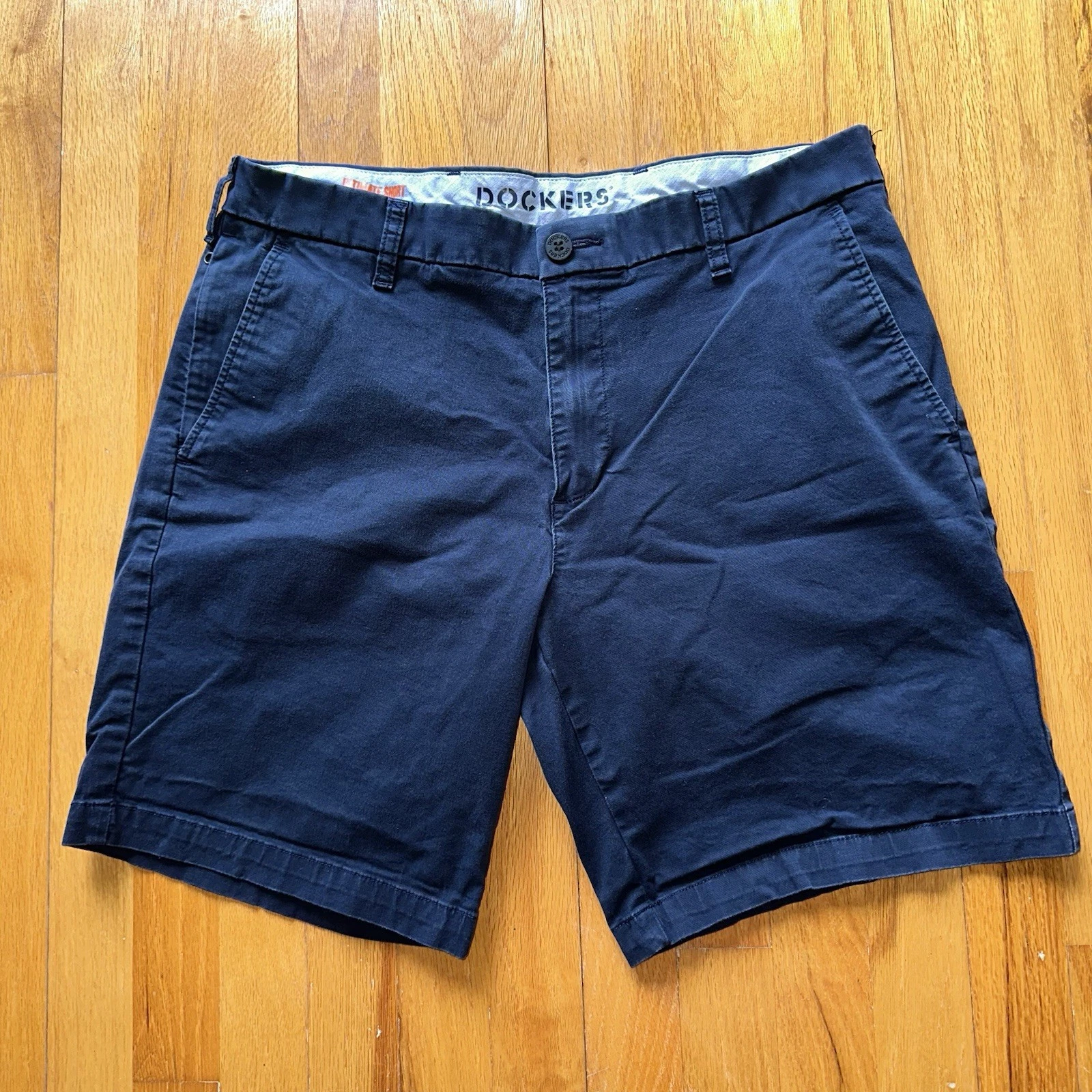 Short Dockers Chino Ultimate Supreme Flex plat devant bleu foncé 34 poches taille