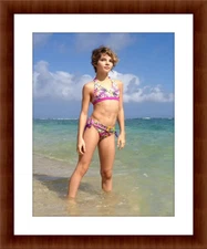 Camren Bicondova 8.5 x 11 Candid Color Unframed Photograph Collectable Art Print