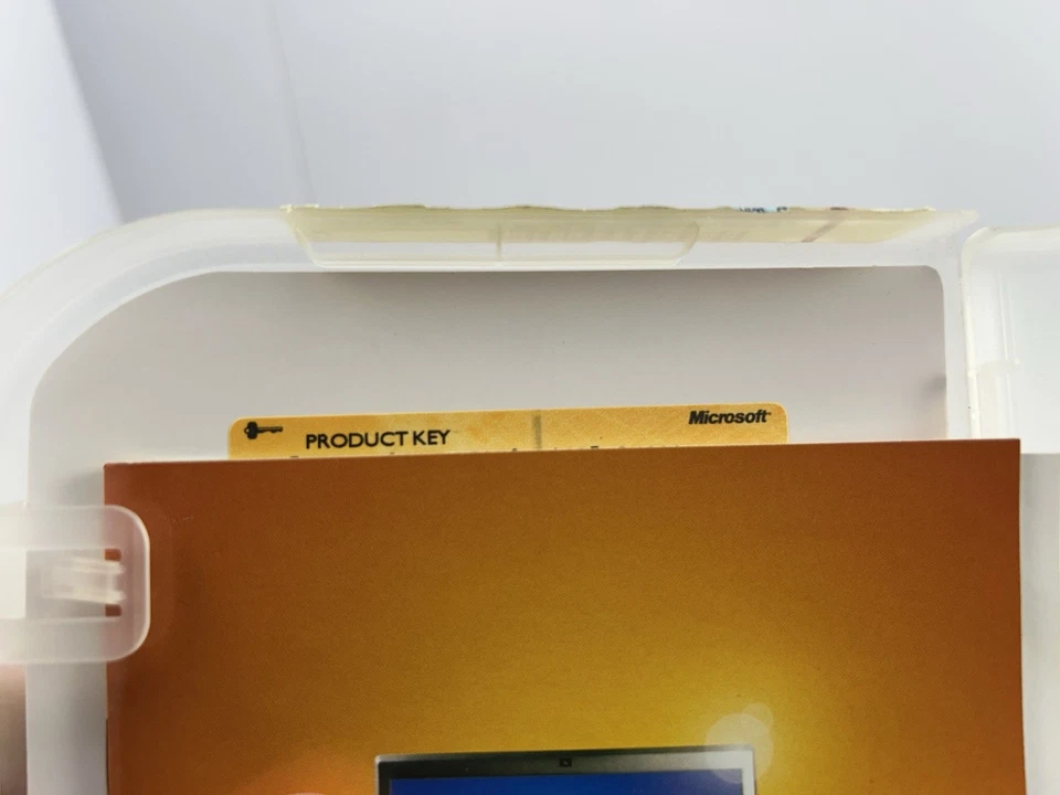 Microsoft Windows 7 Home Premium UPGRADE 32 Bit & 64 Bit DVDs Complete w/ Key - Image 4 of 4