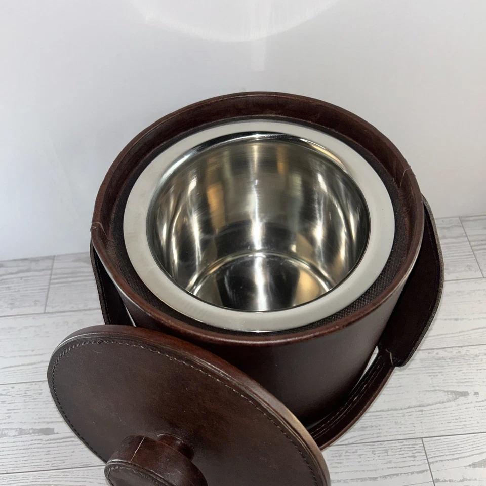 Cubo de hielo Pottery Barn de cuero sintético con mango de cuero ¡hermosamente hecho a mano!! Foto 3 de 4