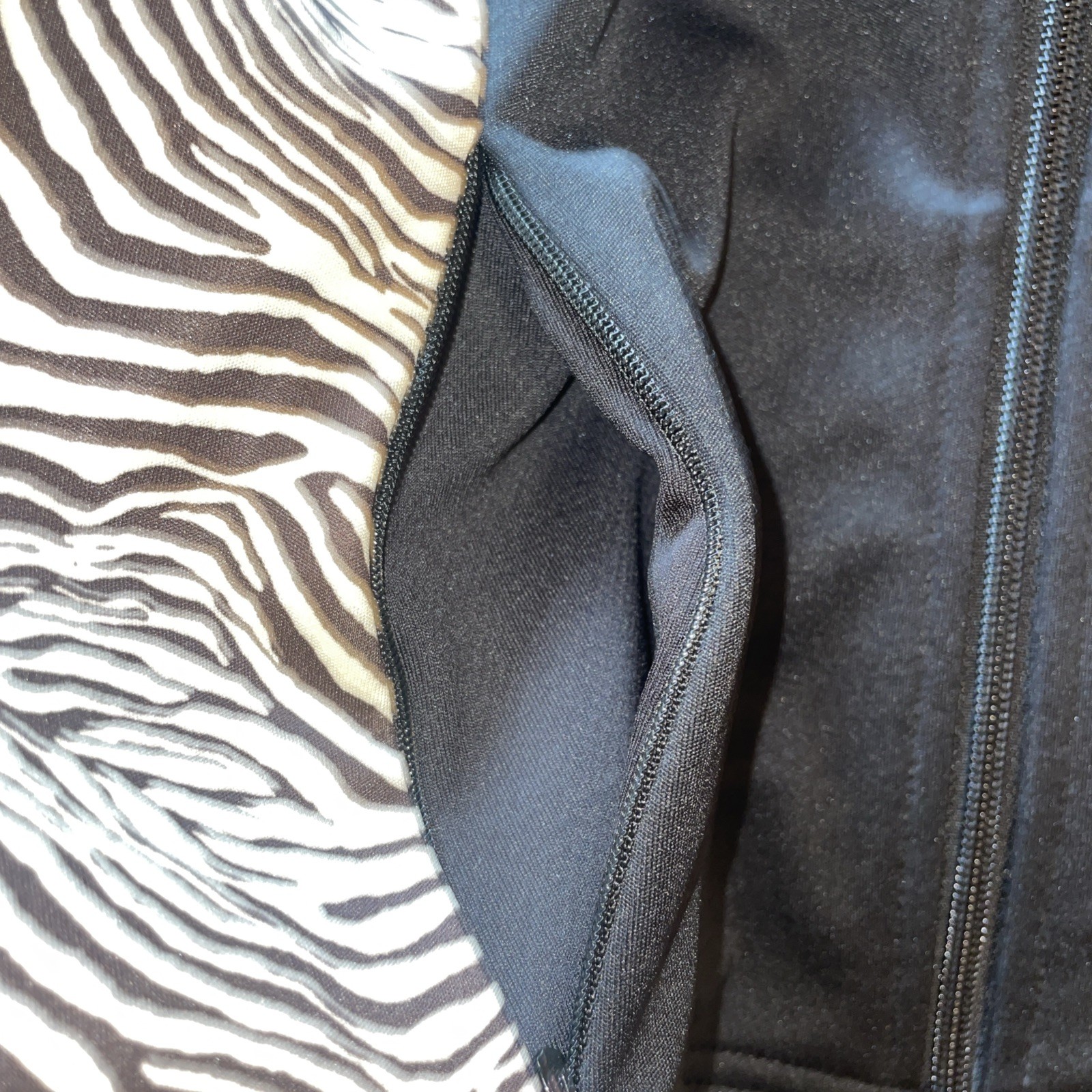 Kerrits Womens Size Medium Black Zebra Vest Double Zipper Equestrian Riding Cute