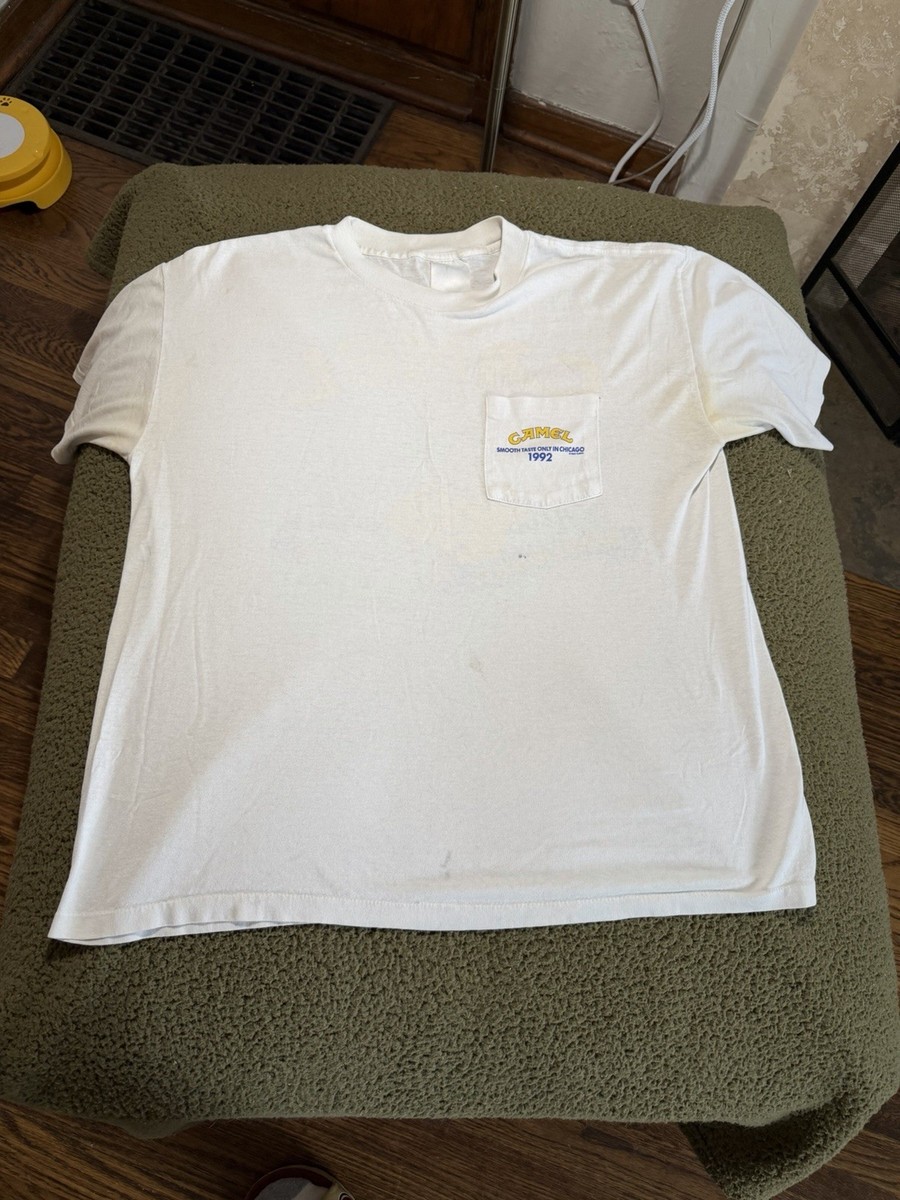 Camel 1992 Smooth Taste Chicago Vintage Graphic Pocket White Short