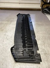 Audi A4 B8 2009 Pièce De Verrouillage Renforcement Sous-Châssis Avant 8K0807233