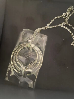 Chaine + medaillon Thierry Mugler pendentif - Photo 1/2
