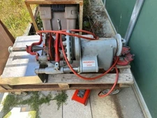Ridgid 300 Pipe Threader w/two 811A Threading heads, pipe cutter, foot switch