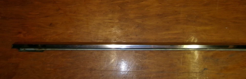 Cadillac Fleetwood 1962-64 puerta trasera izquierda línea de cinturón moldura OEM original ¡Bonito! Foto 4 de 4