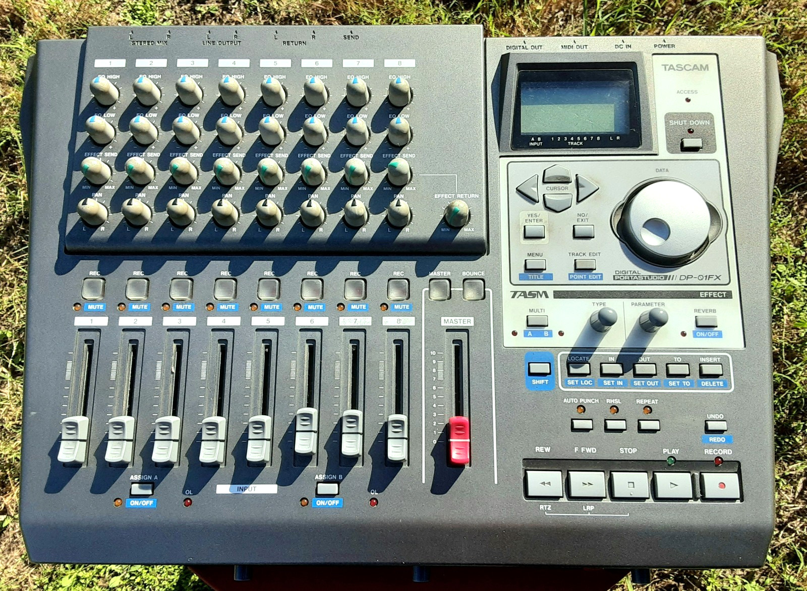 Vintage 2004 Tascam DP-01FX Digital 8-Track Multitrack Recorder TURNS ON