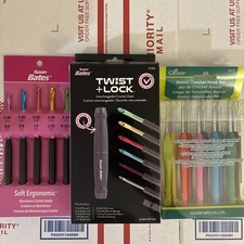 Clover Amour Crochet Hook Set 10-Piece Soft Grip  Susan Bates Twist  Lock C51
