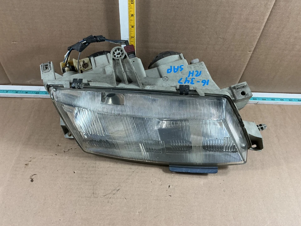 Conjunto de faros delanteros derecho pasajero Saab 9-5 1999-2001 Foto 4 de 4