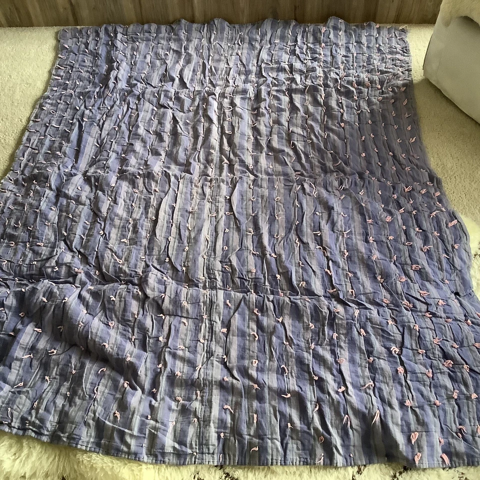 Vintage Hand Sewn Quilt Patchwork Cotton Scraps 75" x 58" - Image 2 of 4