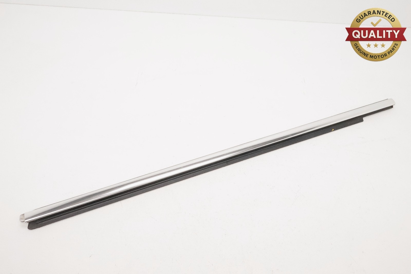 2014-2020 MASERATI QUATTROPORTE FRONT LEFT DRIVER DOOR WINDOW BELT MOLDING OEM