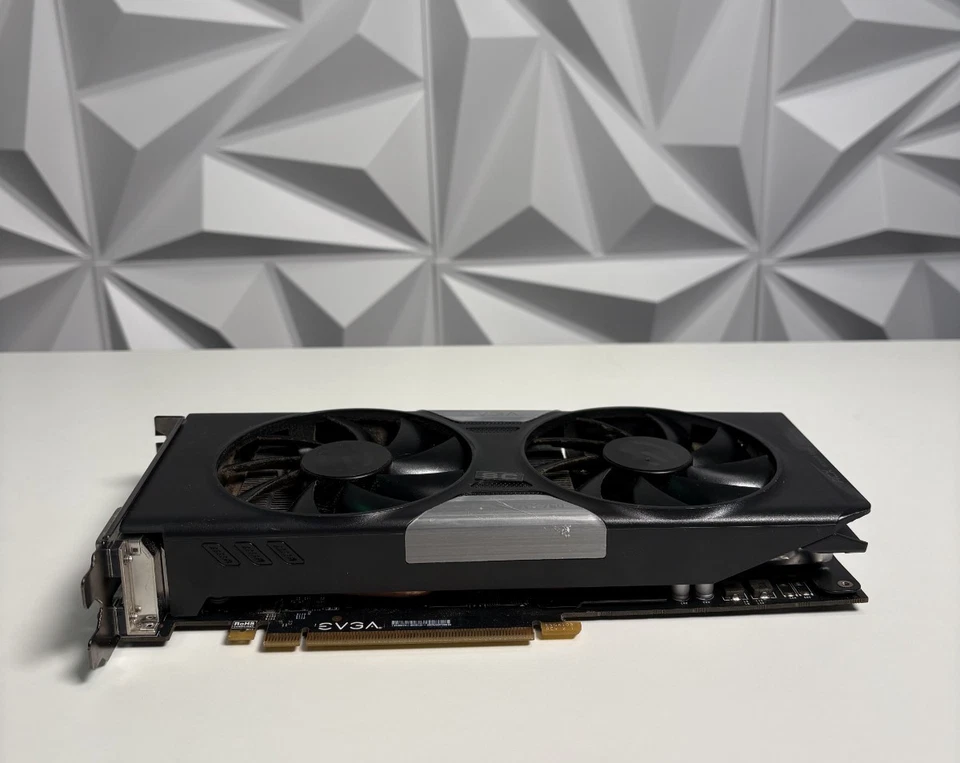 EVGA GeForce GTX 760 Graphics Card 02G-P4-2765-KR - For Parts #A18 - Image 2 of 4