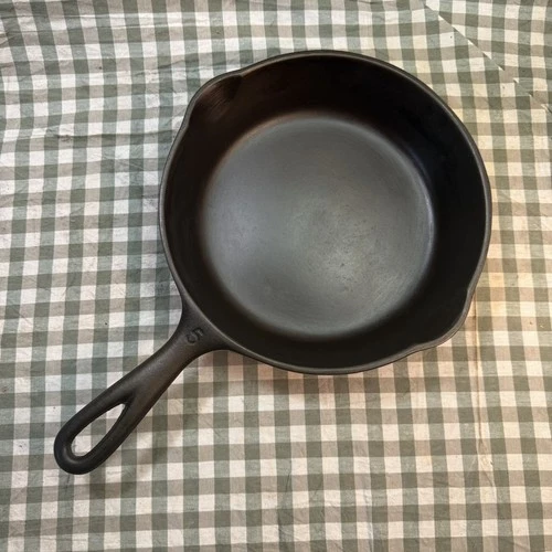 Vintage Restored WAGNER WARE SIDNEY -0- 1055 #5 CAST IRON SKILLET (1935-59)