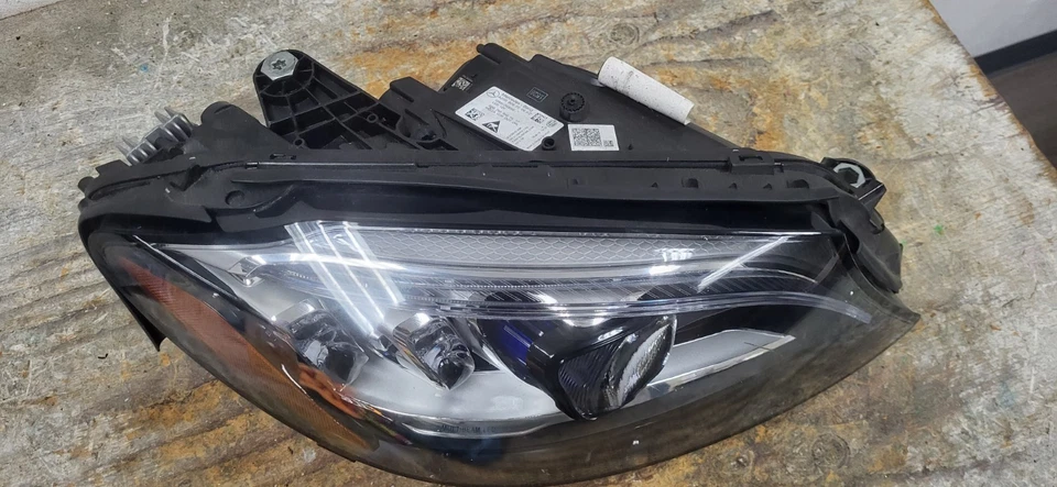 Faro Mercedes C63/C43 2019-2021 lado del pasajero multihaz usado OEM *DC9196 Foto 4 de 4