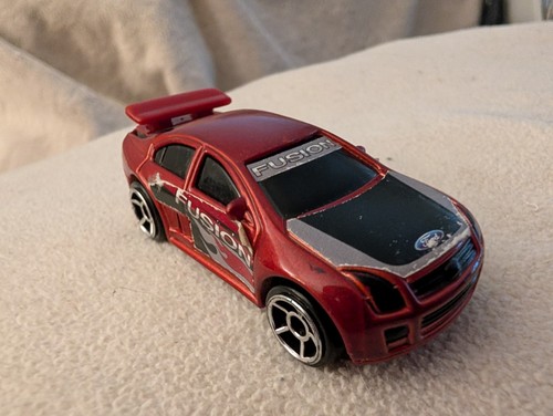 Preciosa máquina Ford Fusion 2006 de Mattel alerón de 2 posiciones hecha para MCD - Imagen 14 de 22