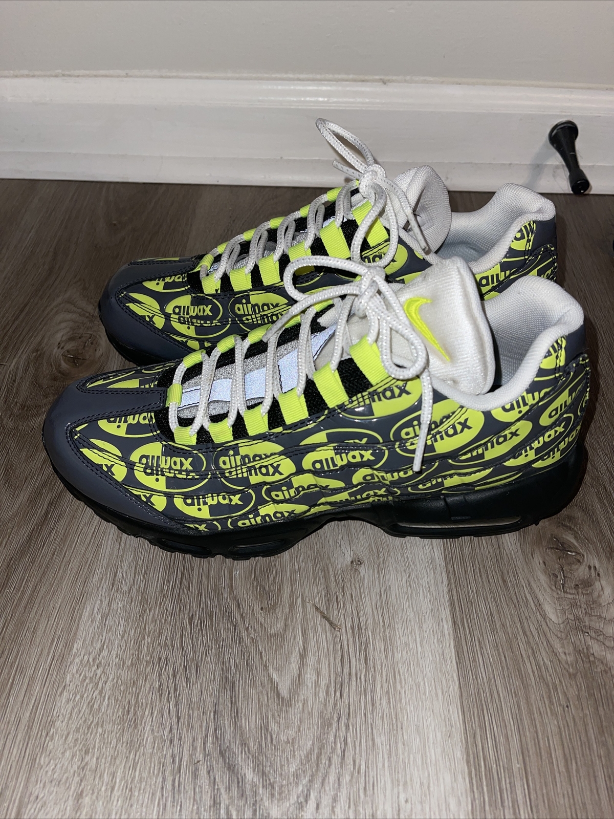 Nike Air Max 95 PRM LOGO PACK VOLT GREEN ASH BLACK WHITE Size 8 538416-019