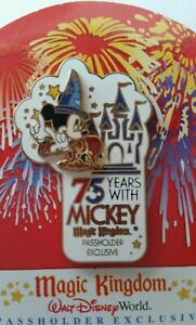 Disney-WDW-Pin-75-Years-with-Mickey-Sorcerer-Magic-Kingdom-3D-Passholder