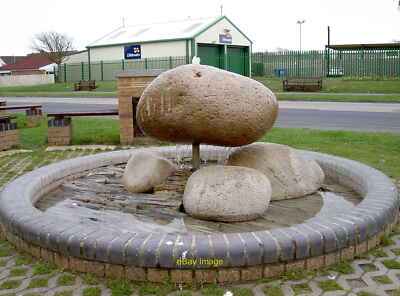 Foto 6x4 Pier Street Brunnen Burnham-on-Sea Dieser wässrige Brunnen hat ha c2013