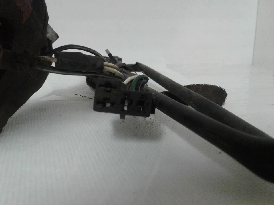 Espejo retrovisor izquierdo usado se adapta a: Chrysler New Yorker 1987 (tracción delantera) eléctrico izquierdo grado C Foto 2 de 4