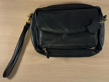 ILI New York Toronto Black Leather Wristlet Vintage