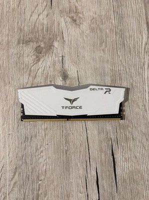 Teamgroup T-Force DELTA RGB DDR4 3200 MHz  16GB  - Wie Neu