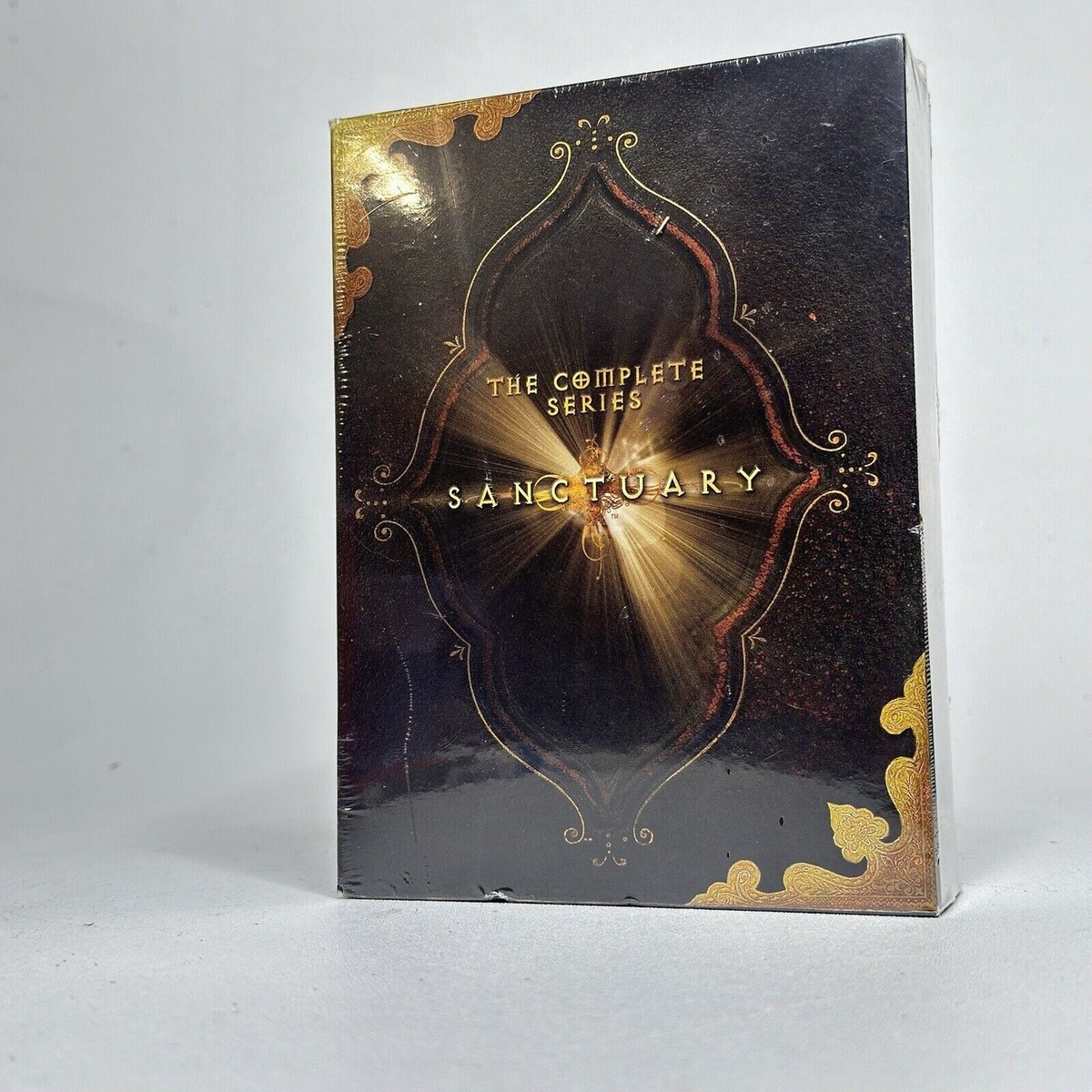 Sanctuary: The Complete Series Seasons 1-4 (18-Disc DVD Box Set