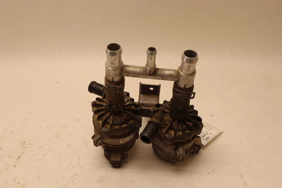 2014-2016 PORSCHE PANAMERA 3.0L E-HYBRID AUXILIARY WATER COOLANT PUMP OEM - Image 4 of 4