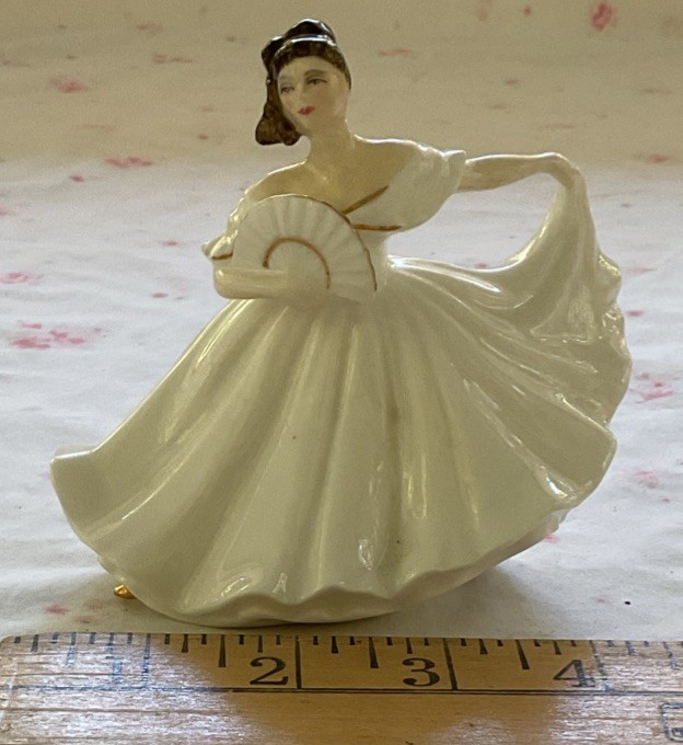 Royal Doulton Porcelain "Elaine" HN 3900 White Gown Peggy Davies 1979