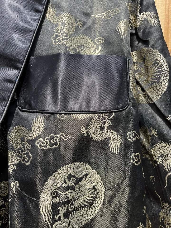 Kimono/vestido chino de seda negro y dorado talla 48 (mediano a grande) Foto 4 de 4