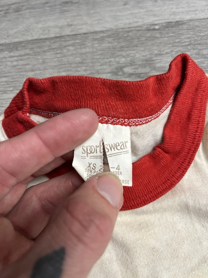 Camiseta en blanco vintage de los años 80 Sportswear Distressed Ringer talla XS 2-4 hecha en EE. UU. Foto 4 de 4