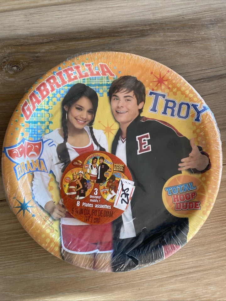 Y2K 高中音乐生日派对甜点盘 全新未拆封 6 3/4 英寸 — 第 2/4 张图片