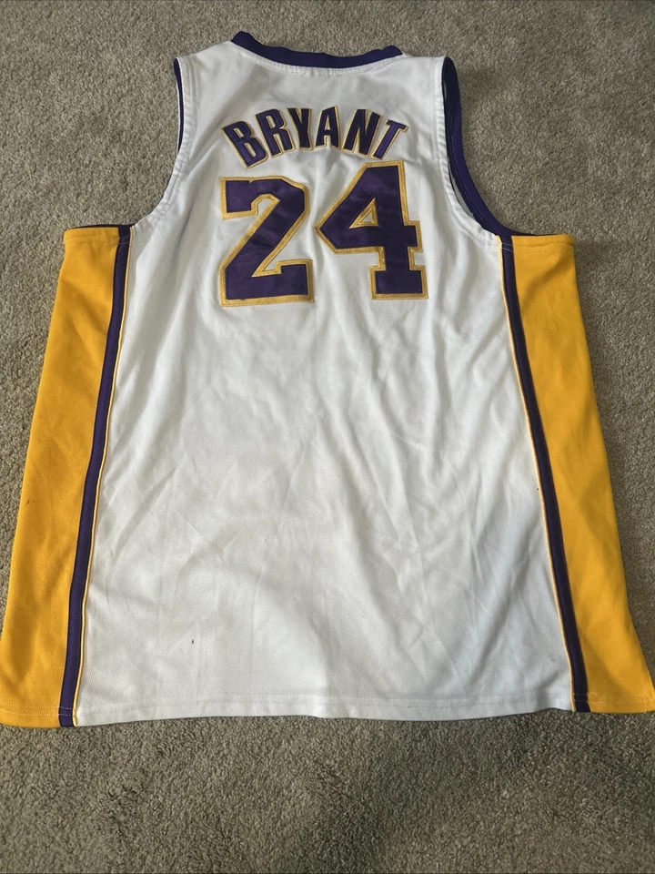 100% Authentic Kobe Bryant Adidas 2009 NBA Finals Lakers Jersey Size XL Mens 54 - Image 2 of 4
