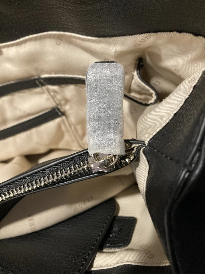 GUESS Ryann черный большой чехол Дамская сумка JQ668323 - Изображение 4 из 4