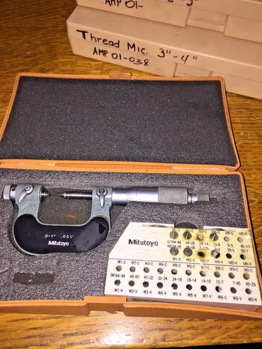 MITUTOYO SCREW THREAD MICROMETER NO. 126-137 0-1" .001"  8 ANVILS