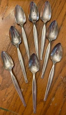 WM ROGERS MFG CO. Lines Set Of 8 Grapefruit Spoons Citrus Silverplate Serrated