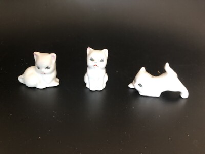3 x kleines Set weiße Porzellan süße Katzenfiguren - ca. 4 cm hoch