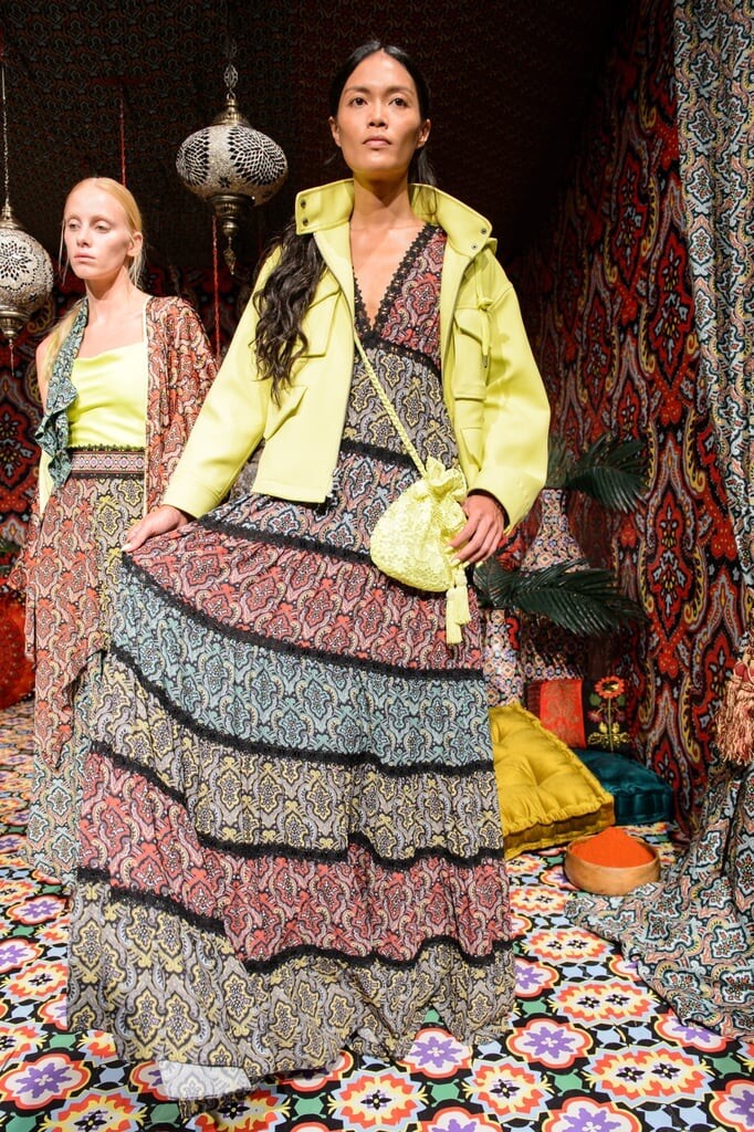 alice and olivia karolina paneled maxi dress Alice + Olivia Karolina Crest Tile Paneled Maxi Dress $695 Size 6 NWOT