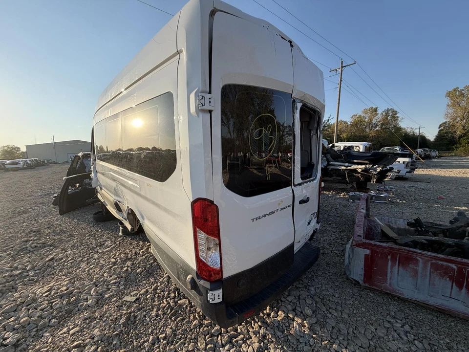 Used A/C Selector Switch fits: 2022 Ford Transit 350 front w/o heated front seat - Image 4 of 4