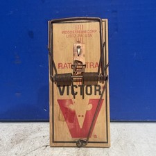 Vintage Large Antique VICTOR RAT TRAP,  Woodstream Co. Lititz, PA,  3 5/8" x 7 