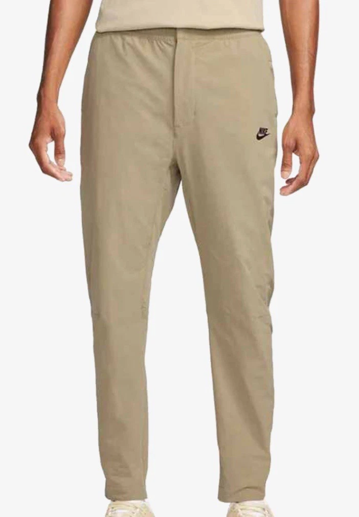 Nike Sportswear Commuter Tapered Leg Standard Fit Pants Khaki New W/Tags Men’s M