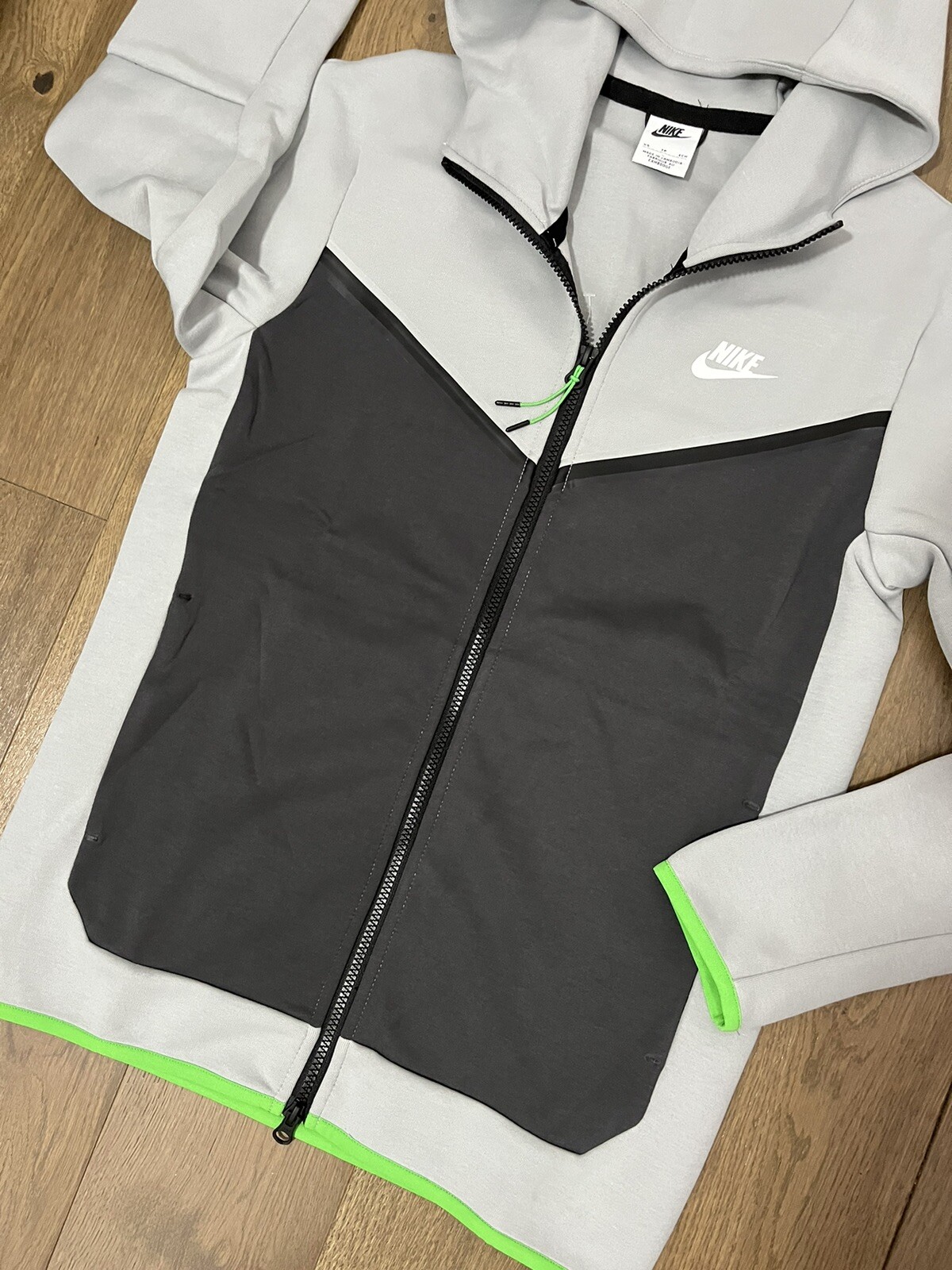 Mens nike tech fleece new season full zip Light Smoke Grey hoodie size XS -  Cavan Massage Therapy Clinic