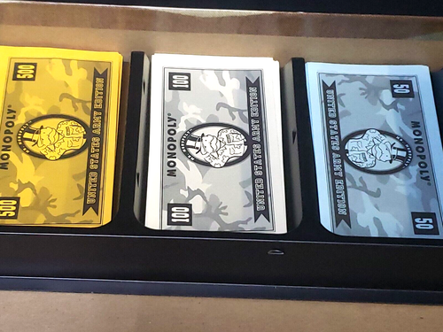 Monopoly Edición del Ejército de los Estados Unidos 2002 - Faltan dos piezas en excelente estado - Imagen 12 de 23