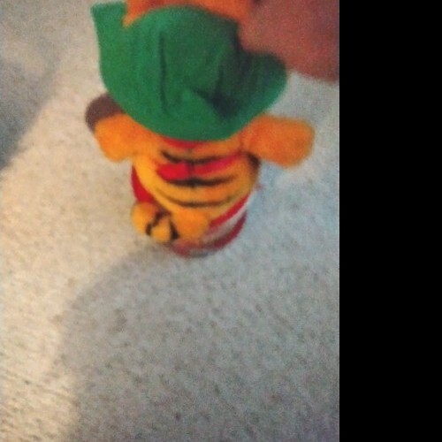 Peluche vintage 1981 ""Un buen elfo es difícil de encontrar"" Garfield - Imagen 9 de 9